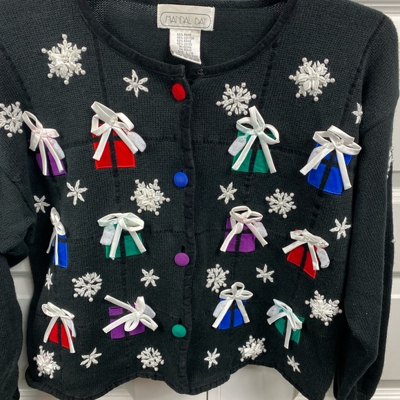 Vintage Mandal Bay Christmas Present Appliqué Sweater Large Holiday Multicolor - Picture 9 of 9
